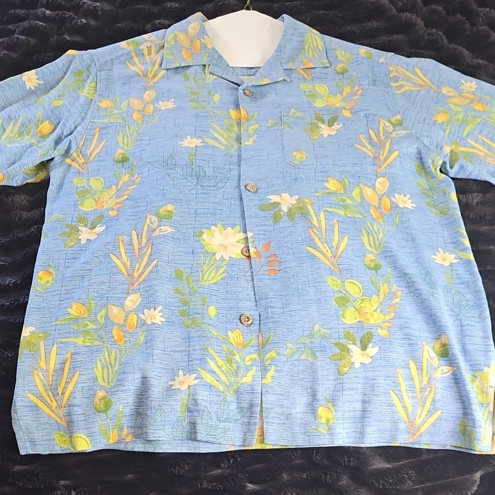 Tommy Bahama Blue and Yellow Button Down Shirt Tropical Design
